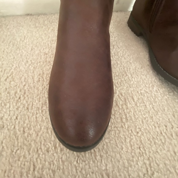 Boots - Picture 4 of 4